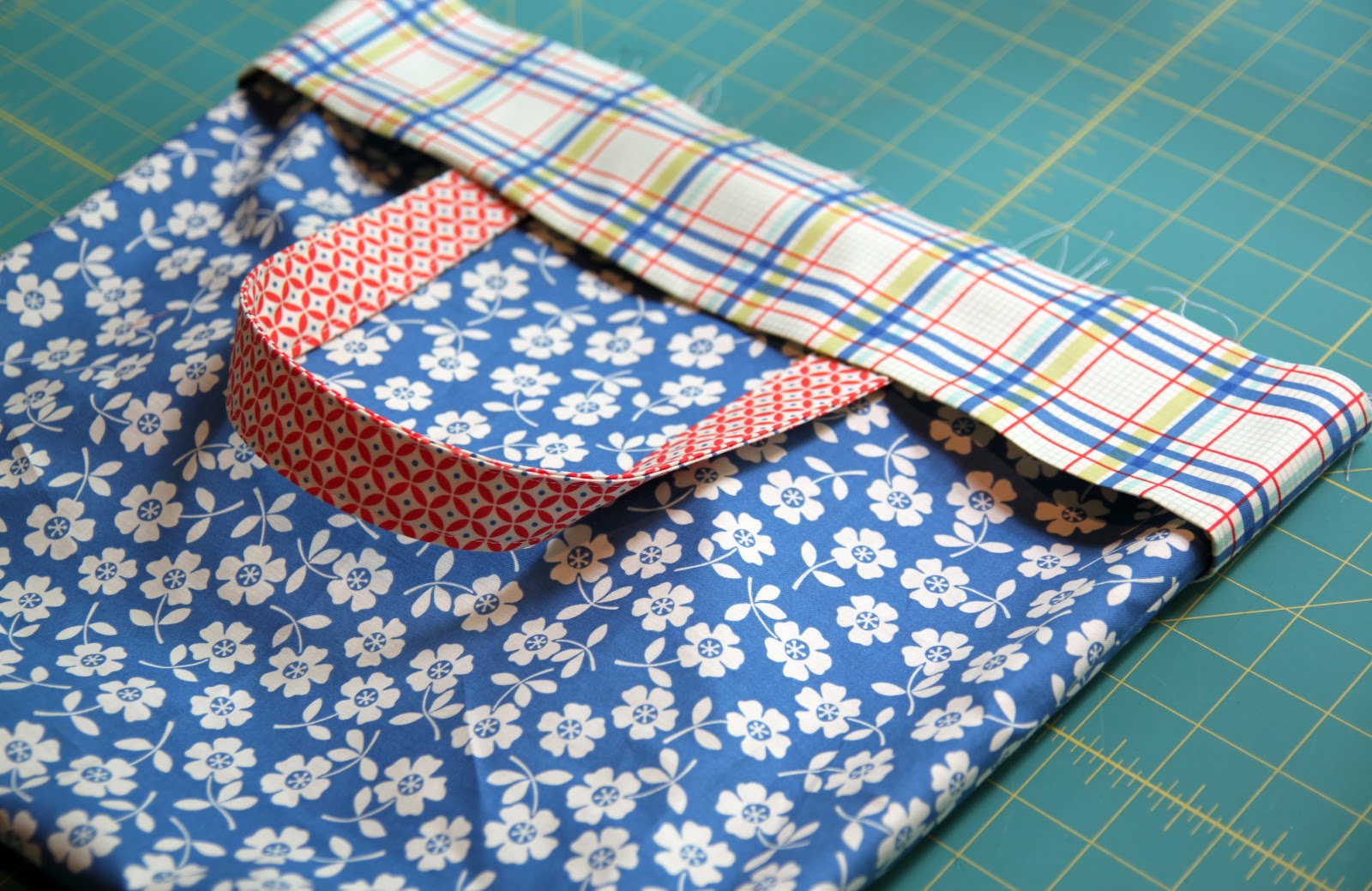 Fat Quarter Tote Bag Tutorial The Cottage Mama