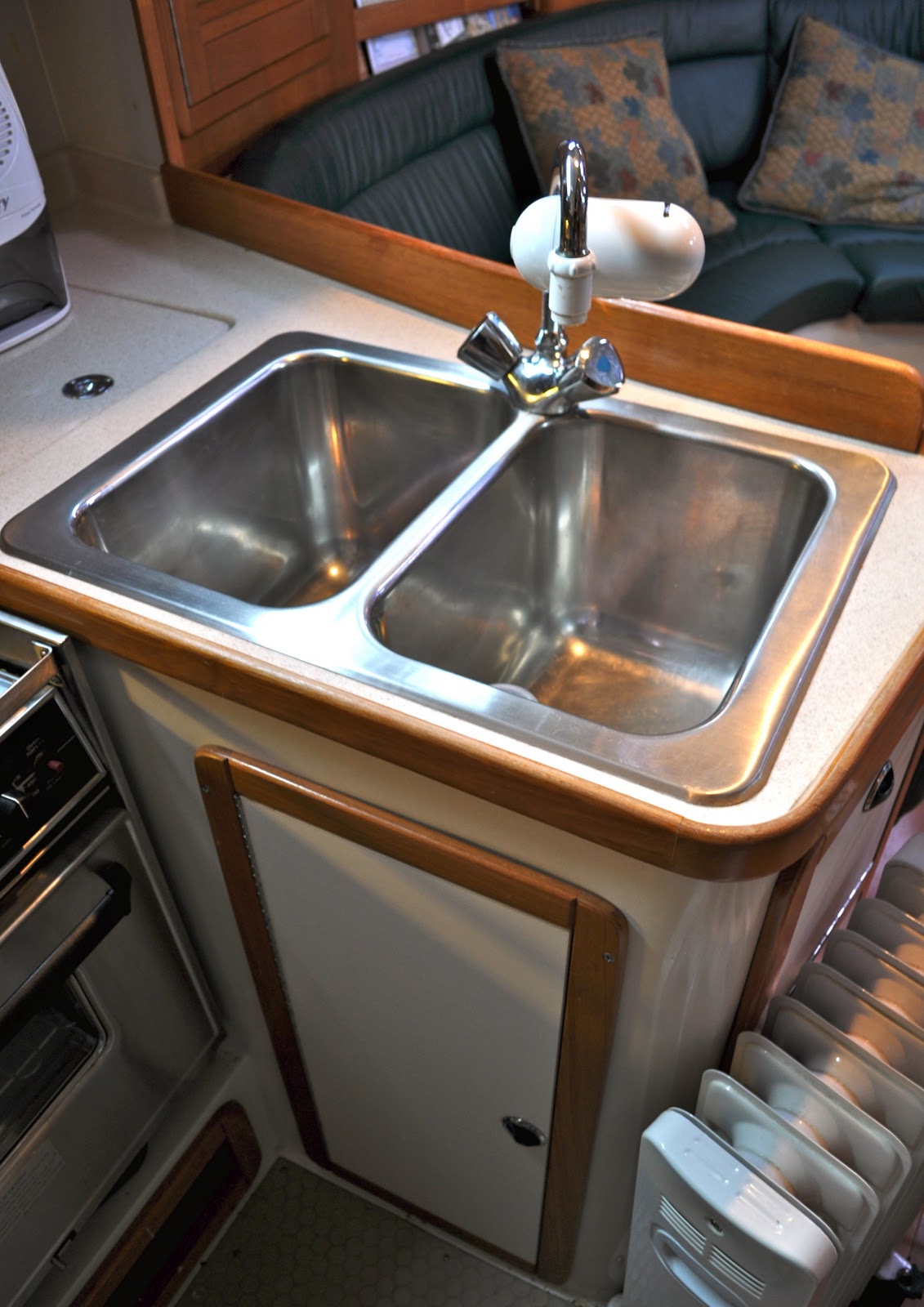 Catalina 42 MKII For Sale: Ma'alahi Tour - Galley/Kitchen - Catalina 42 MKII For Sale: Ma'alahi Tour - Galley/Kitchen -