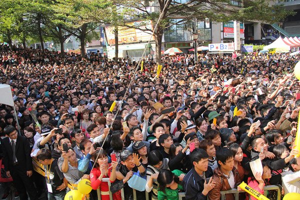 VNTB – Người Việt tại Đài Loan tham gia tuần hành ‘phản đối chế độ nô lệ lao động’