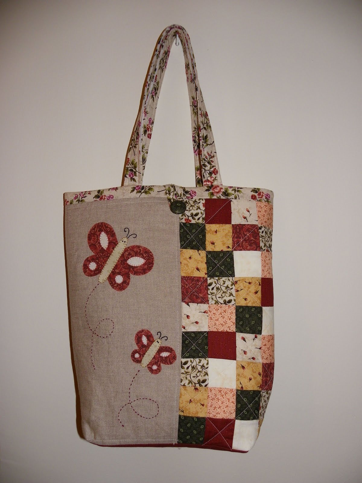 Bolso Elena, patrón 8.,Eur, Kit 22.,Eur Combinamos lino con telas de algodón, donde está aplicado el corazón es un bolsillo y la tela de flores de la