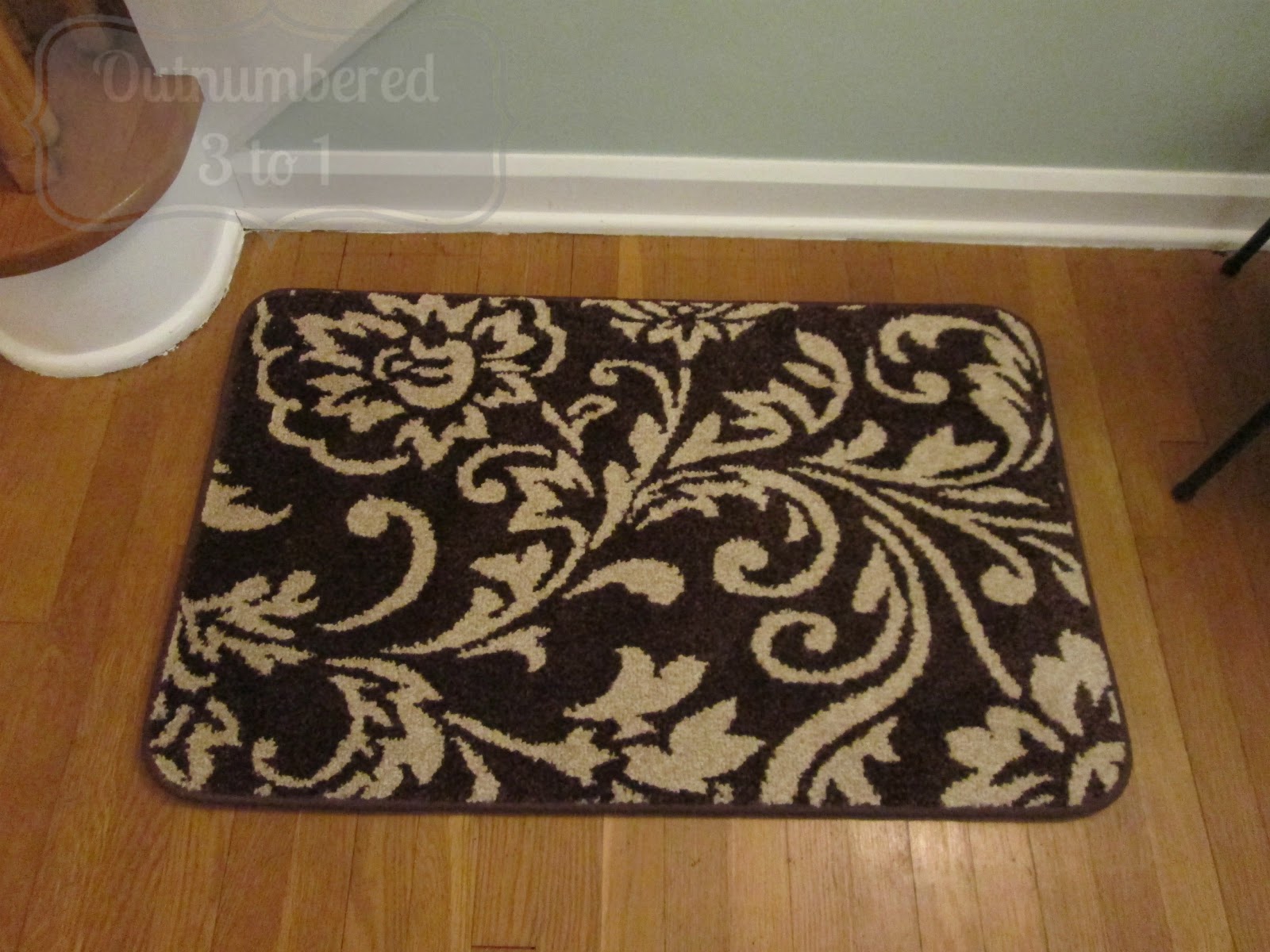 Gel Pro 'Ergo Comfort Rug' and Facebook Giveaway! Outnumbered 3 to 1