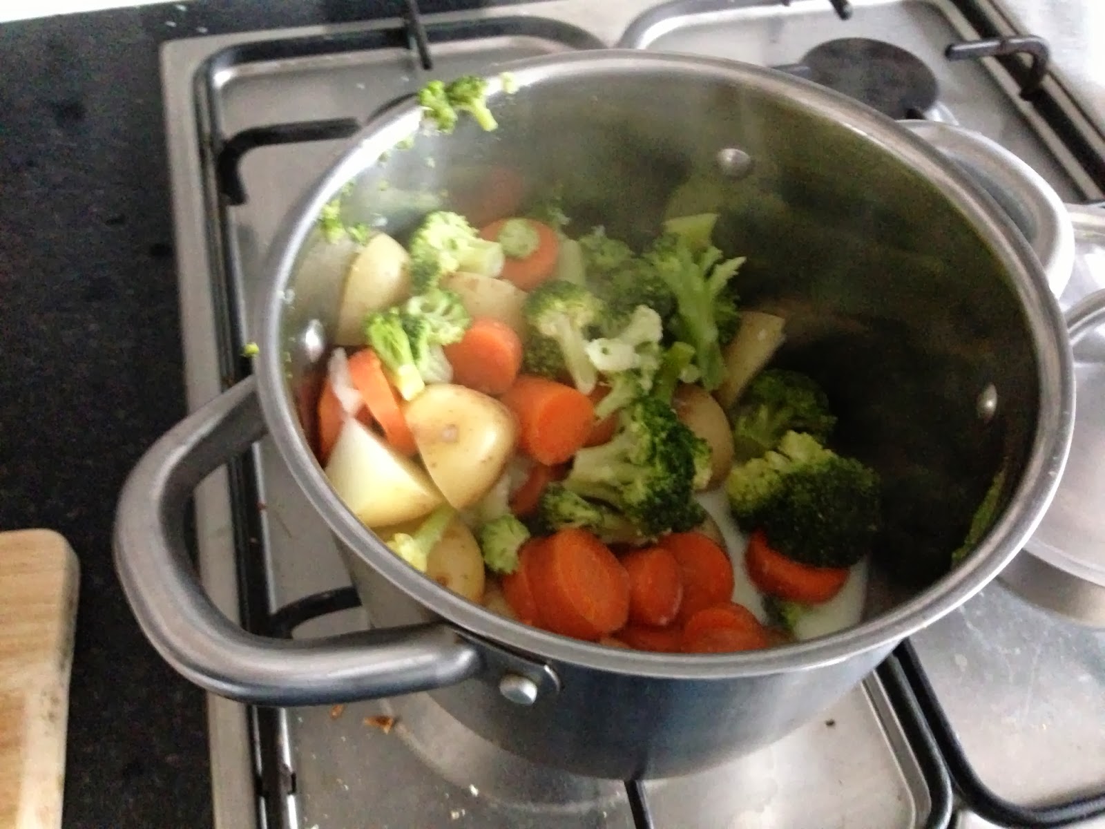 CaliBell Homemade Baby Food Carrots, Broccoli & Cheese Puree