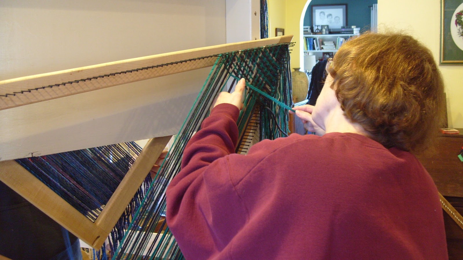 Barefootweaver Another Triangle Weaving Class!