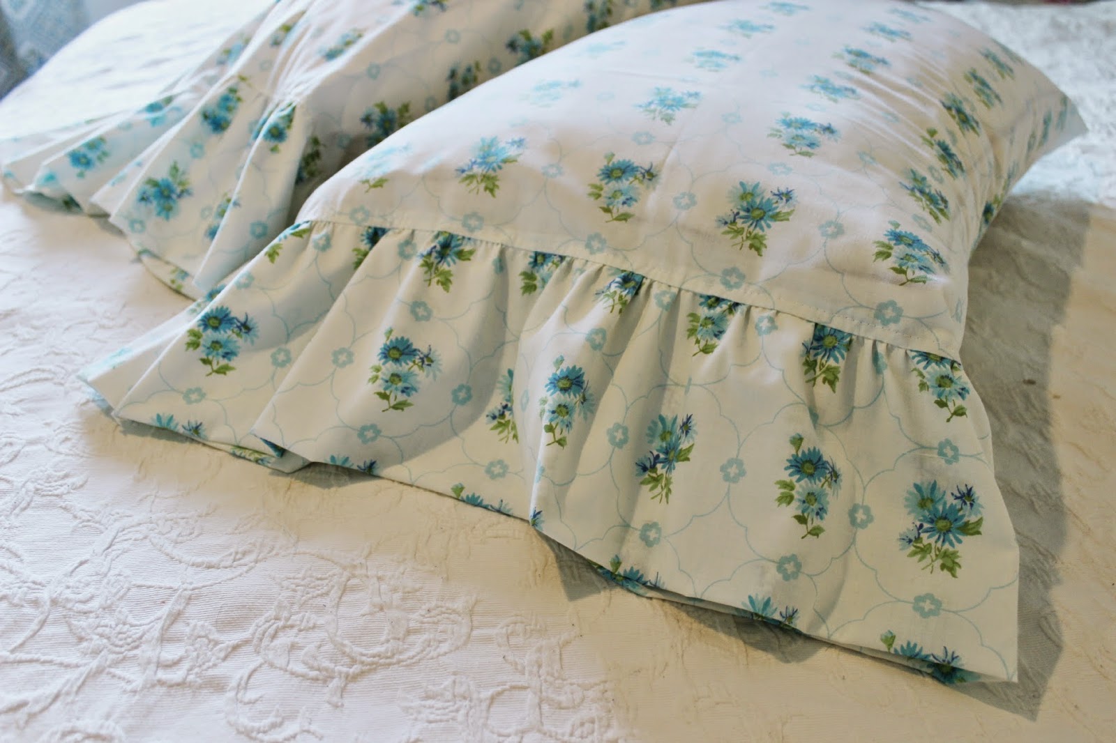 Happy At Home DIY Pillowcase With Ruffled Edge