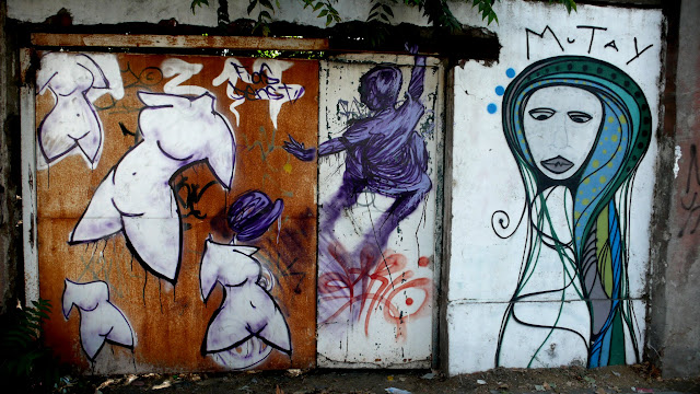 graffiti arte callejero en la calle exposición, santiago de chile