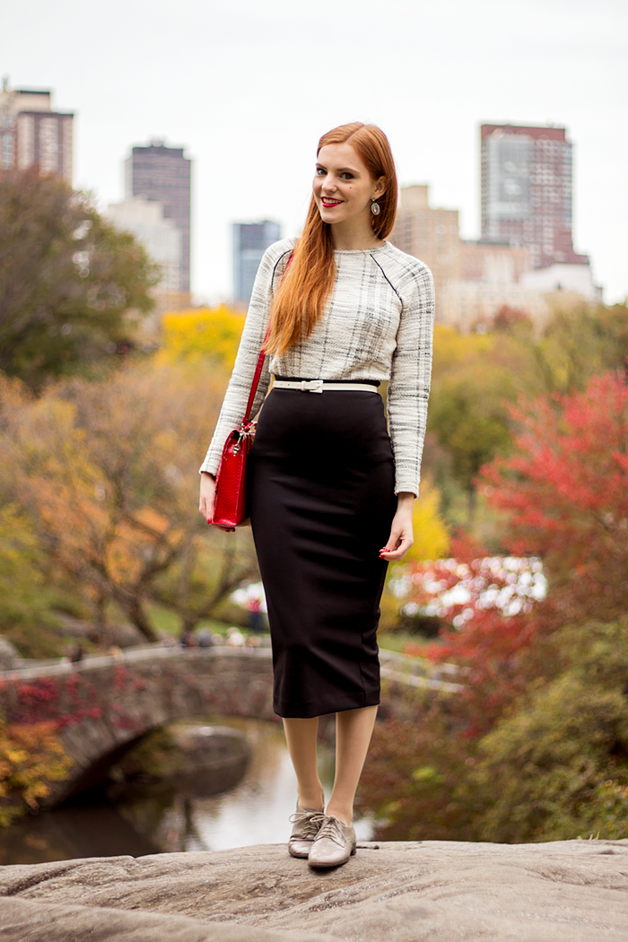 Vintage retro style fashion blogger outfit in Central Park NYC