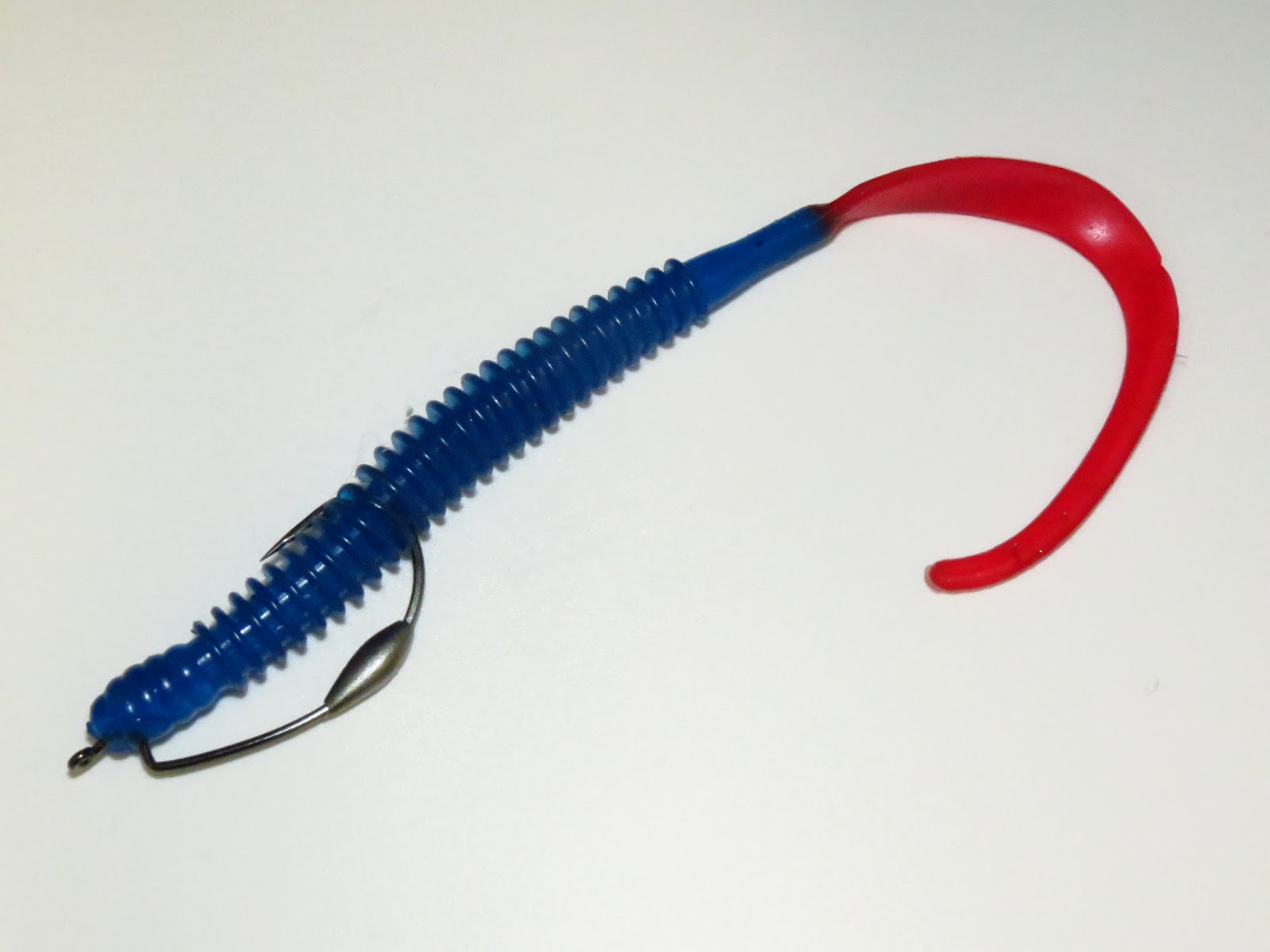 Chris's Fishing Tackle Tips and Reviews Using Weedless Hooks