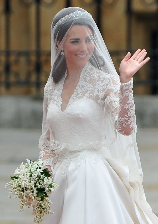 Kate Middleton 39s wedding dress was an ivory gown with lace applique floral Kate Middleton 39s wedding dress was an ivory gown with lace applique floral