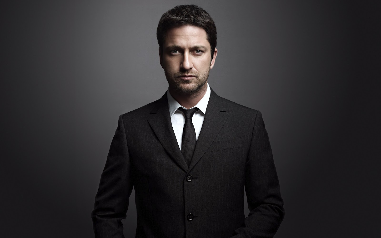 http://4.bp.blogspot.com/-x6qTofWzRQY/UBy2ljhqGII/AAAAAAAAAMU/TSAZJi5_VBk/s1600/Gerard+Butler+Wallscelebs.blogspot+(3).jpg
