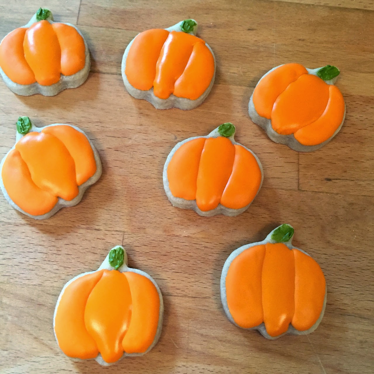 Heidi S Mix How To Decorate Pumpkin Cookies In Three Easy Steps
