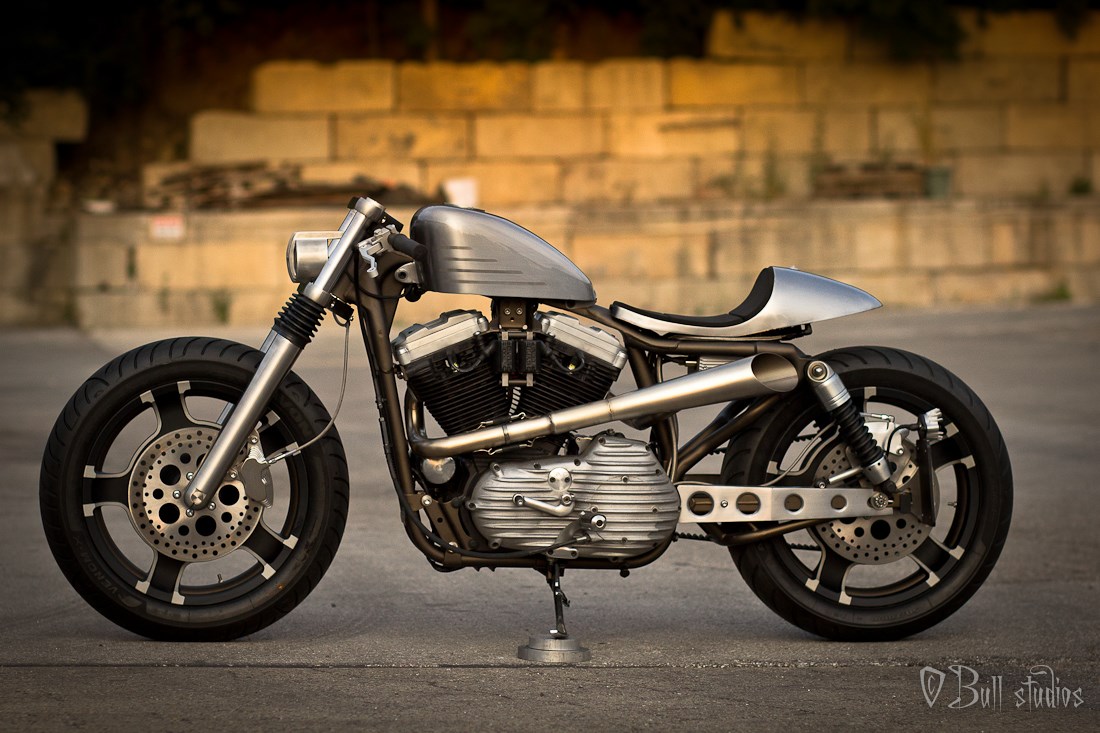 harley-davidson_cafe_racer_3.jpg