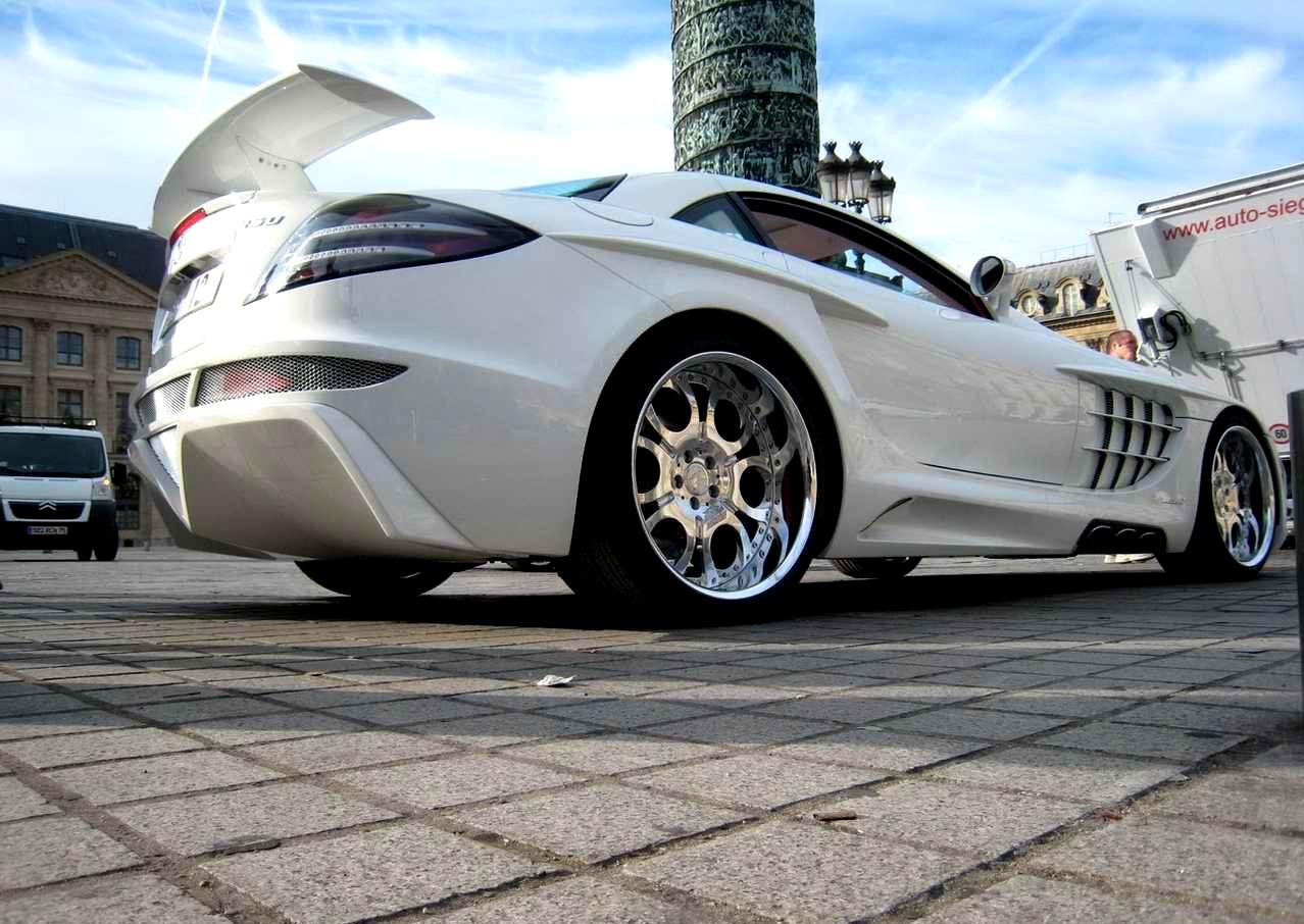 http://4.bp.blogspot.com/-x7hDMW54ypY/TdUe-O19T7I/AAAAAAAABsY/_UIX9Uu7TQo/s1600/Mercedes-Benz%2BSLR%2BMcLaren%2Bc199%2BFAB2.jpg