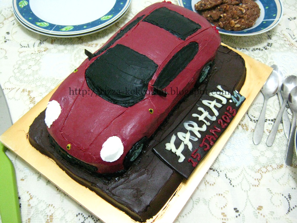 Rizza Kek Coklat Kek Kereta Ferrari 612 Scaglietti