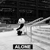 Bear alone on the stairs - Imágenes Hilandy