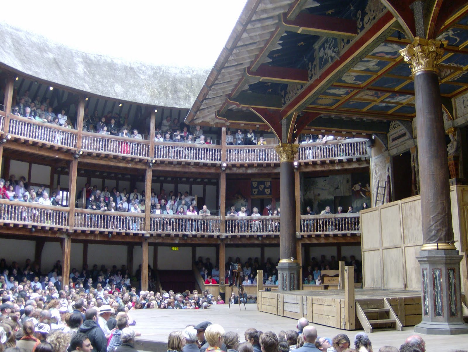 Carson Crosses the Atlantic Shakespeare's Globe Theatre
