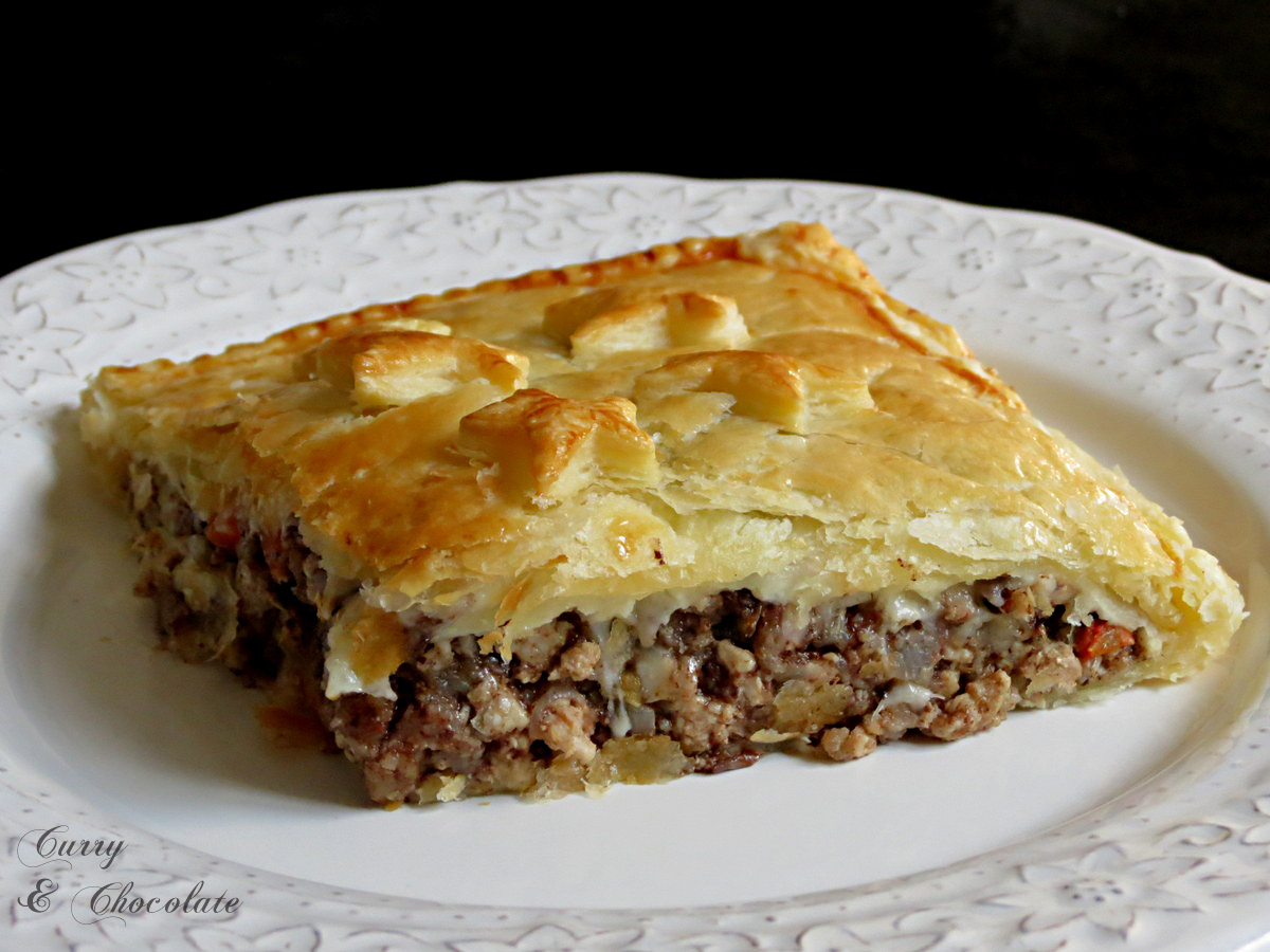 Empanada de hojaldre con carne picada y morcilla de Burgos - Morcilla de Bugos and pork stuffed puff pastry Empanada de hojaldre con carne picada y morcilla de Burgos - Morcilla de Bugos and pork stuffed puff pastry