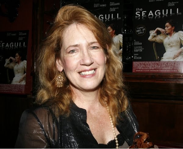 Celebrity Photo Bazer: Ann Dowd