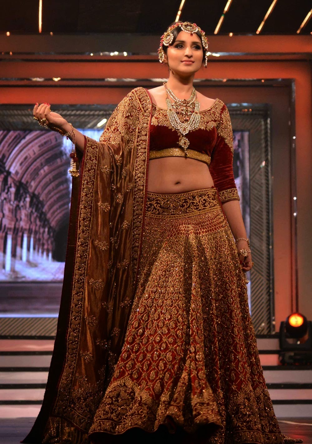 parineeti chopra lehenga