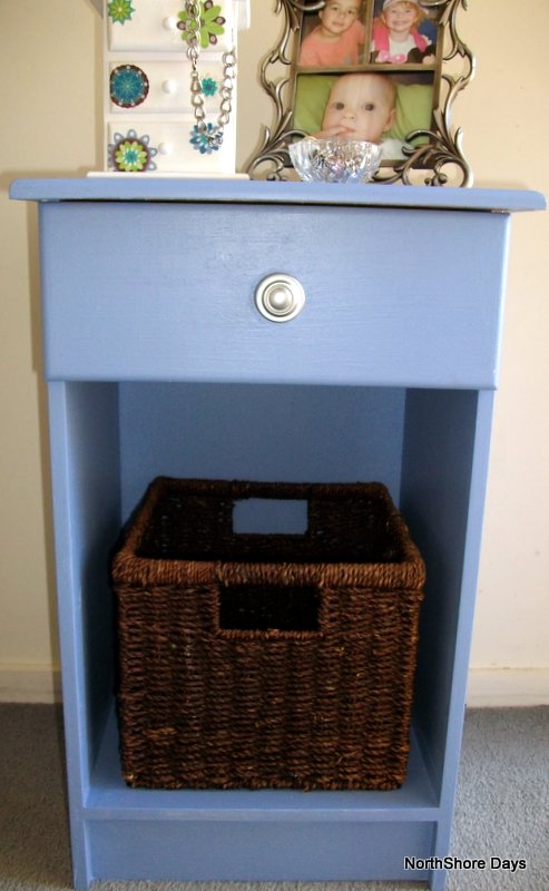 NorthShore Days.....: Quick Bedside table Makeover
