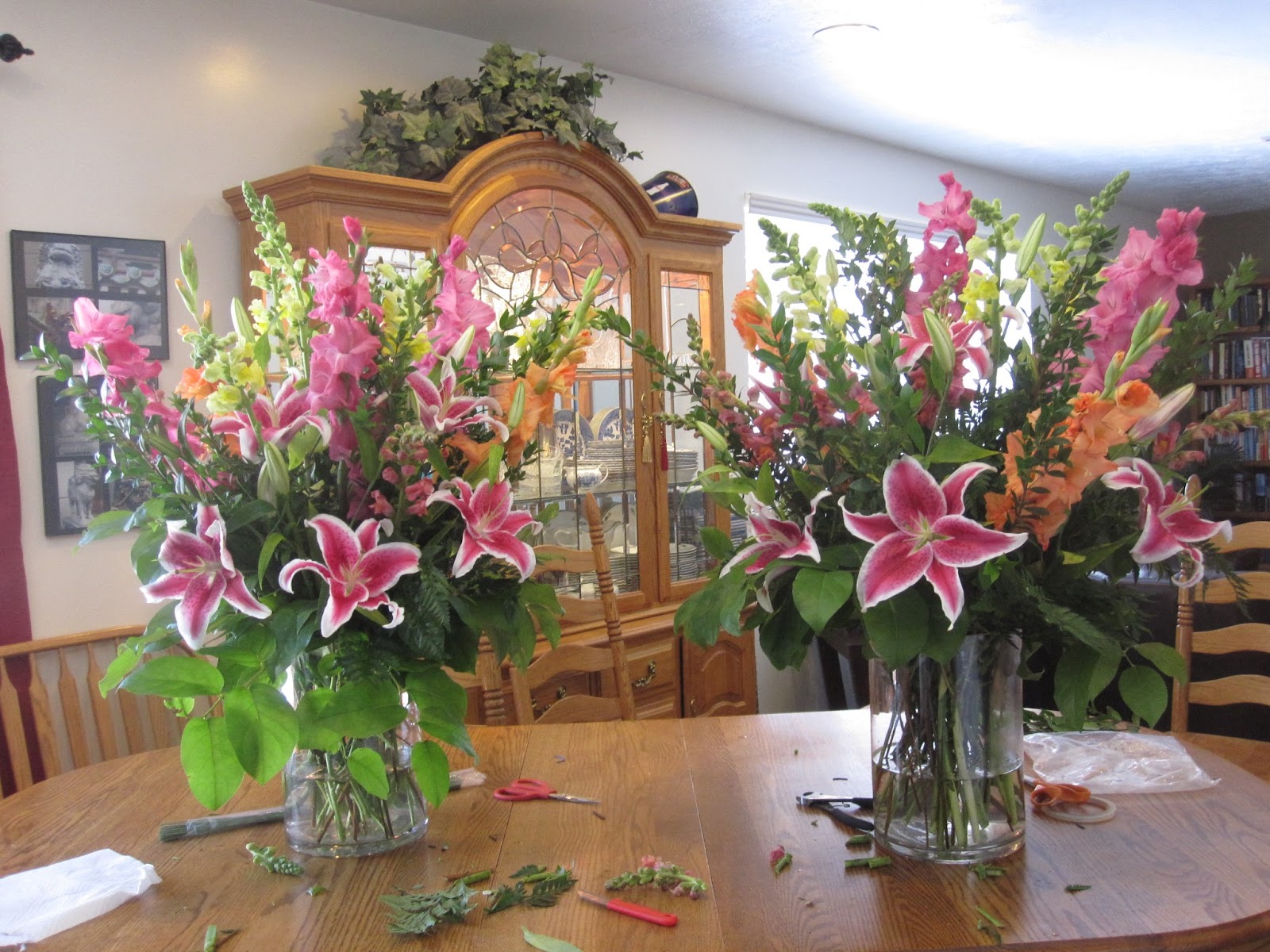 Simply Beautiful How to make a big flower arrangement in a vase