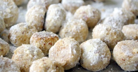 CHRISTMAS 2012 BAKING || PECAN BALLS - katiecrackernuts