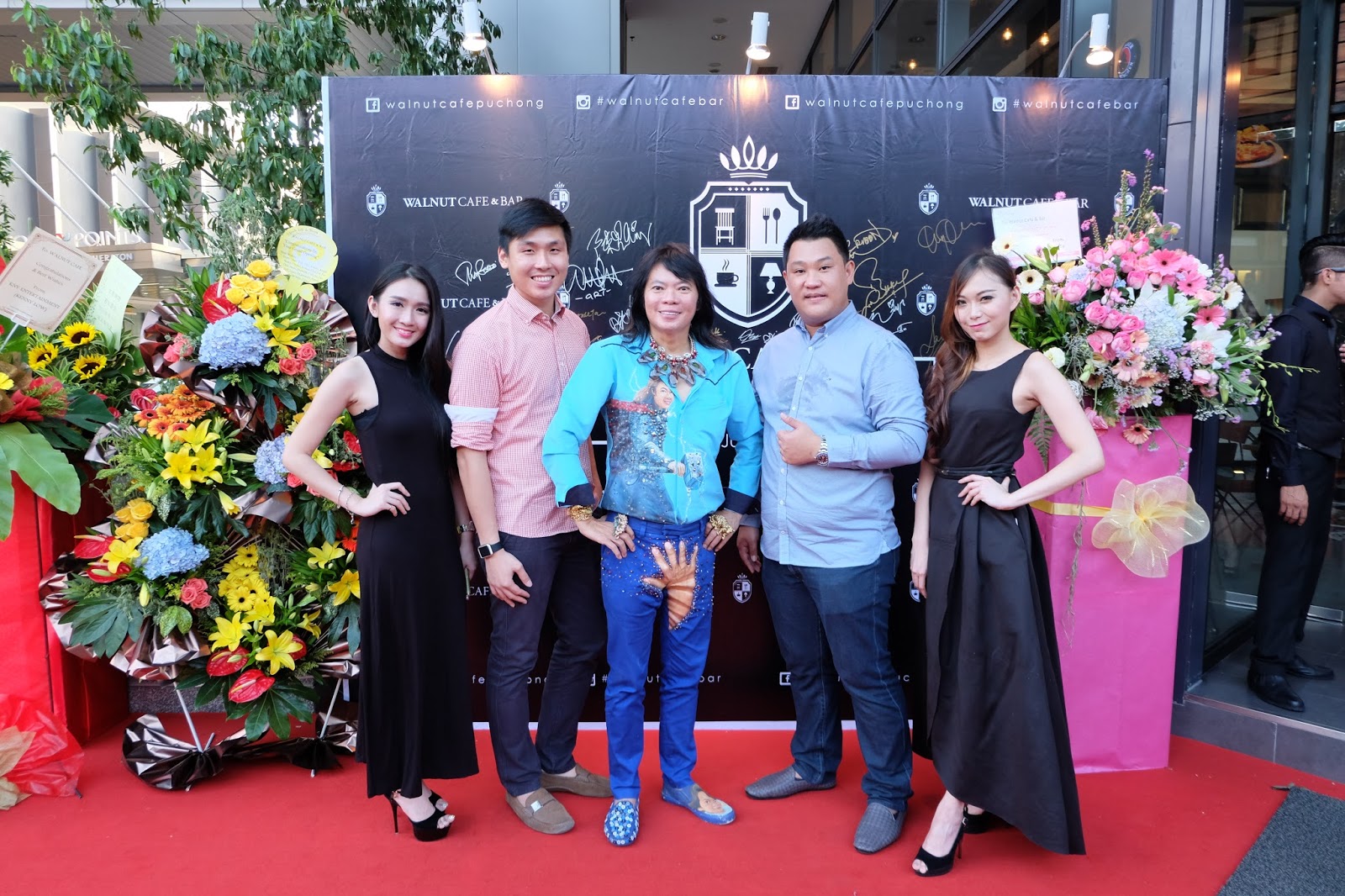 Kee hua chee live!: walnut cafe & bar opens in puchong financial ...