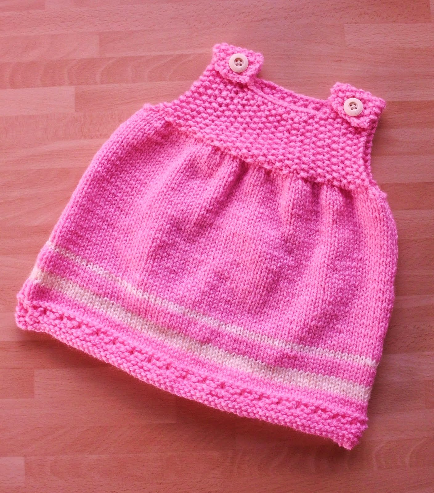 Great Balls of Wool: Pretty in pink baby dress...