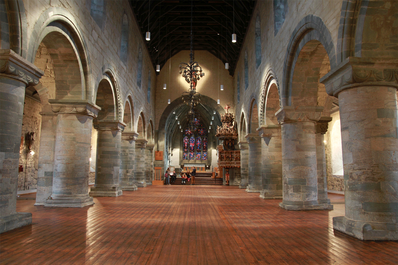 Desiree.photography: stavanger cathedral // celine Havefliser inspiration