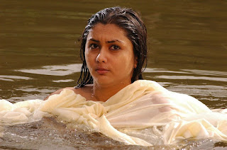 naked_namitha_maya_taking_bath_hot_maya_hd_wallpapers