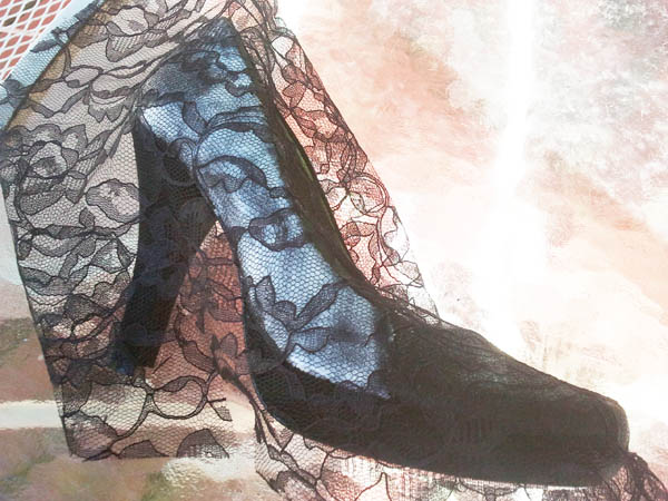 How to add lace to your pumps