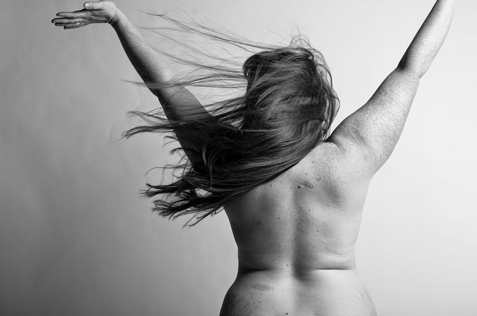 17 Photos That Prove Just How AMAZING Women Look After Giving Birth. 17 Photos That Prove Just How AMAZING Women Look After Giving Birth