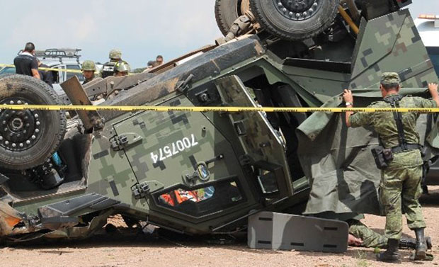Vehículo Sandcat Oshkosh Defense del Ejercito Mexicano - Página 21 23+ag+volcadura+militar