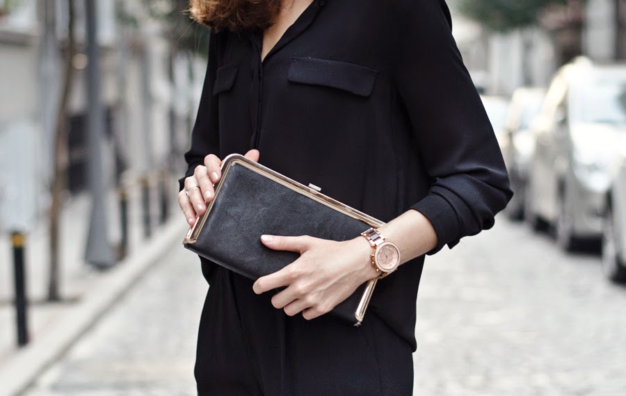 total-black-outfit-fashion-details.jpg fashion blogger, russian fashion blogger, fashion week street style, total black outfit, michael kors watch, steve madden clutch, mango street