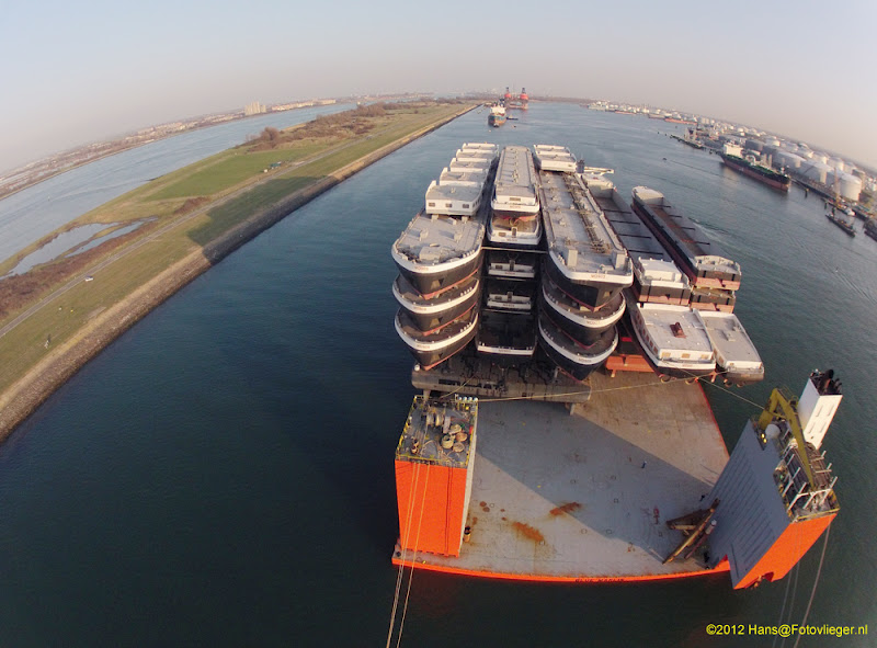 World Of Technology: Blue Marlin The Giant Ship That Ships Other Ships