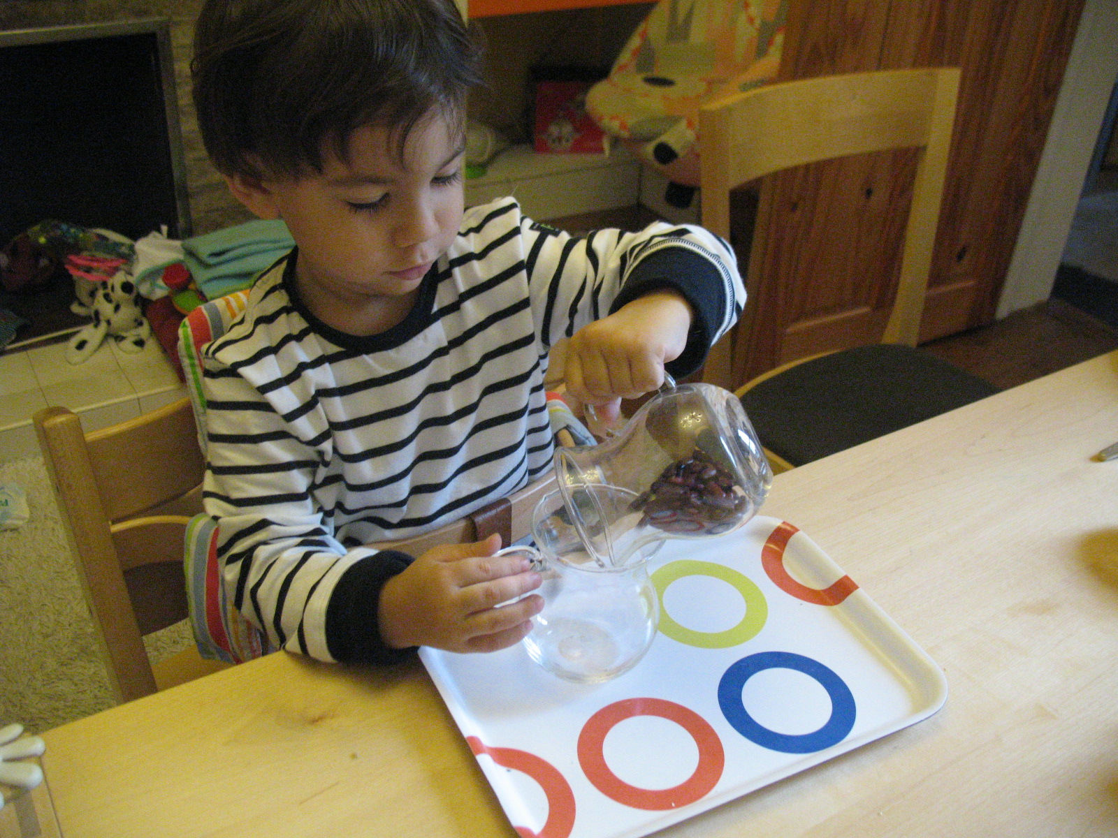 Smiling like Sunshine Montessori activities for toddlers (5)