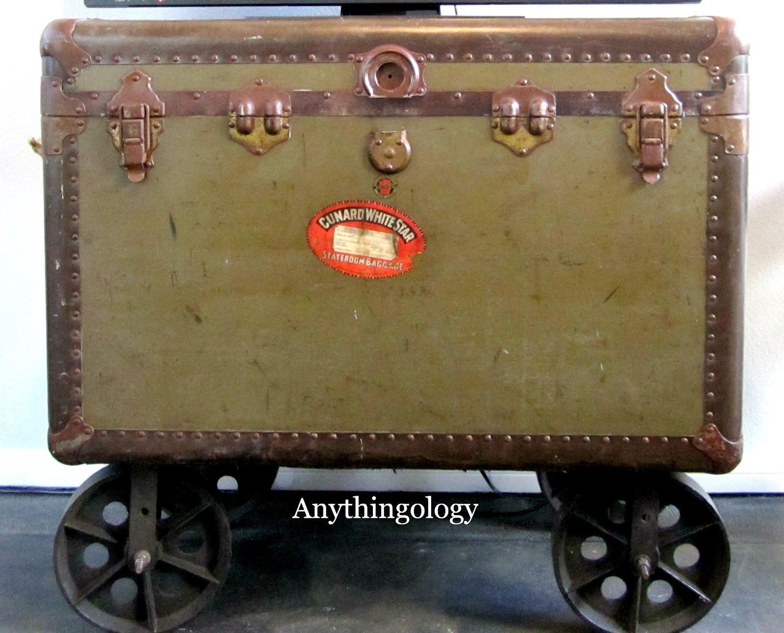 Steam Trunk - French Metro Antiques