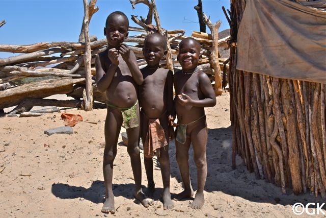 Himba-Jungs