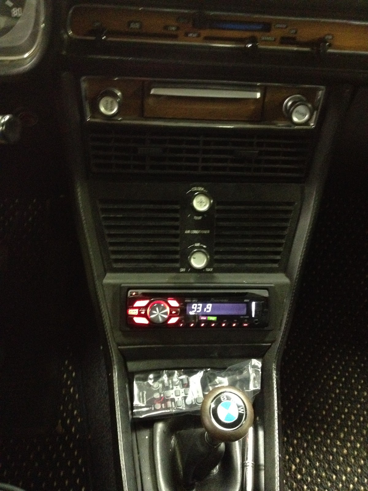 Hurleys Auto Audio: July 2012