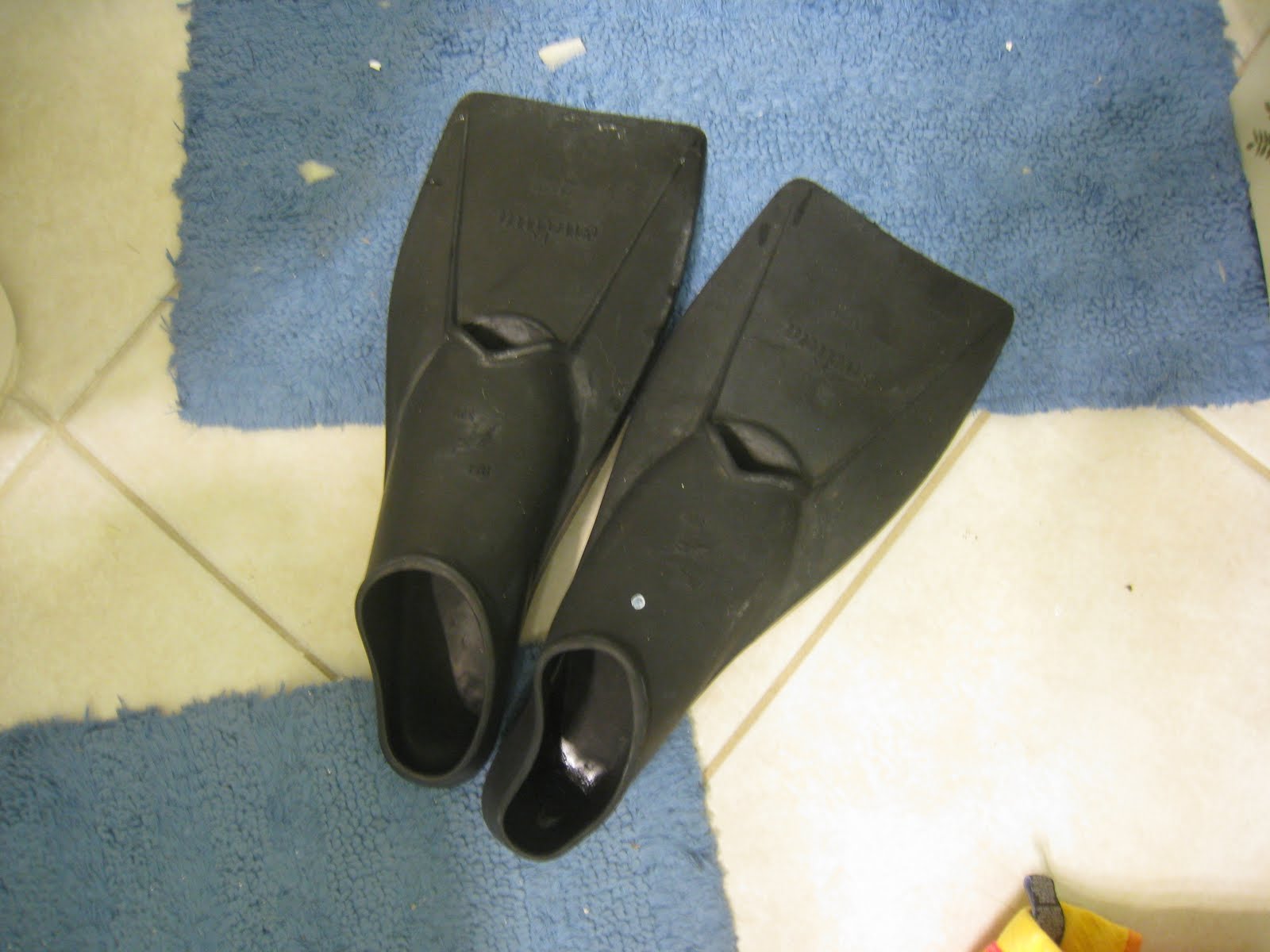 Kanti Krafts How to turn Diving fins into a Fluke