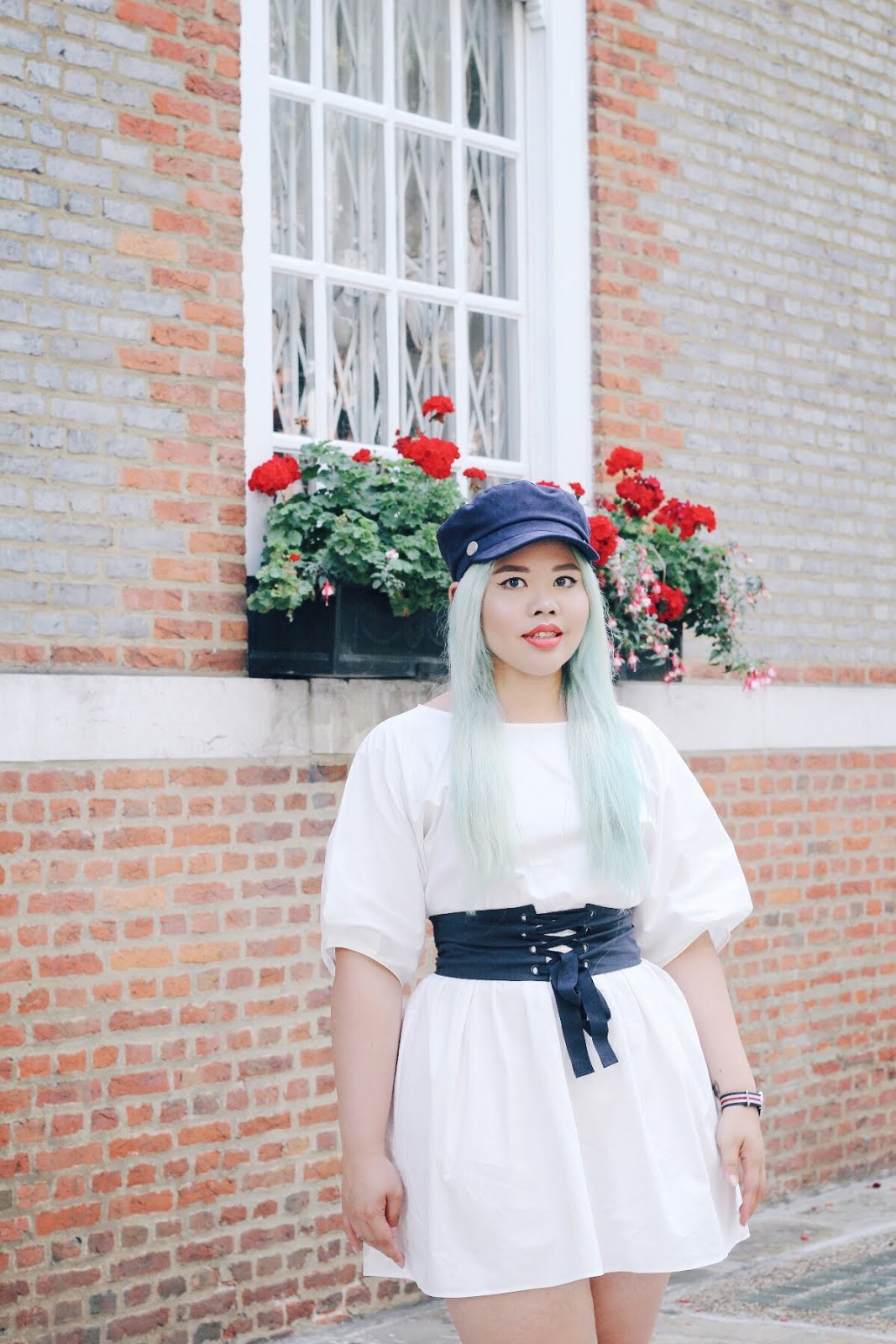 baggy shirt outfit