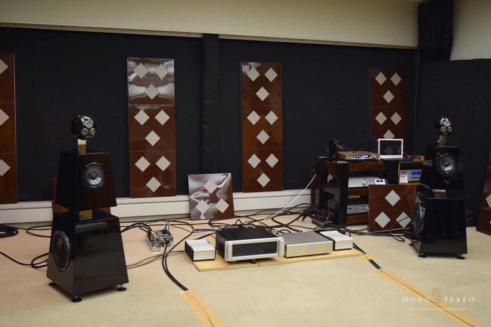 Mono and Stereo HighEnd Audio Magazine Japanese Audio show 2015