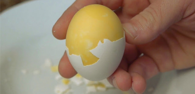 How to Scramble Eggs Inside Their Shells How to Scramble Eggs Inside Their Shells