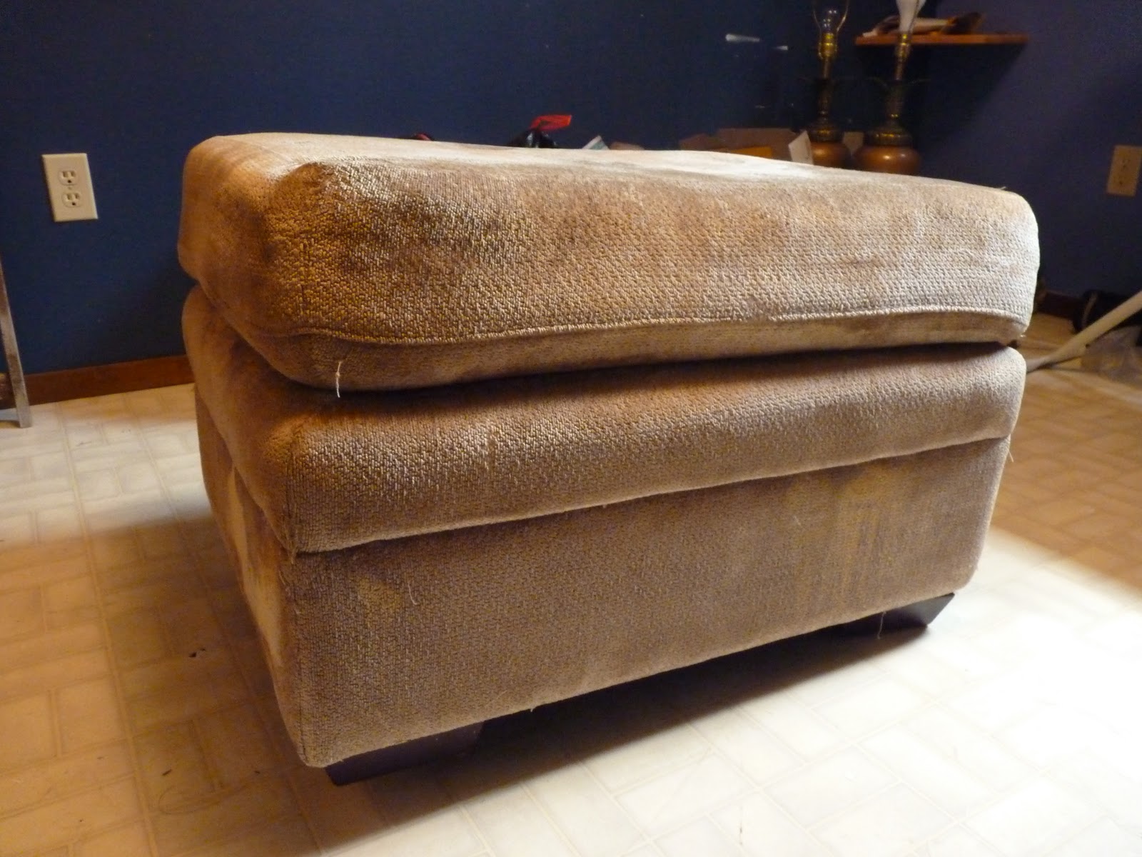 d i y d e s i g n DIY Recycled Storage Ottoman