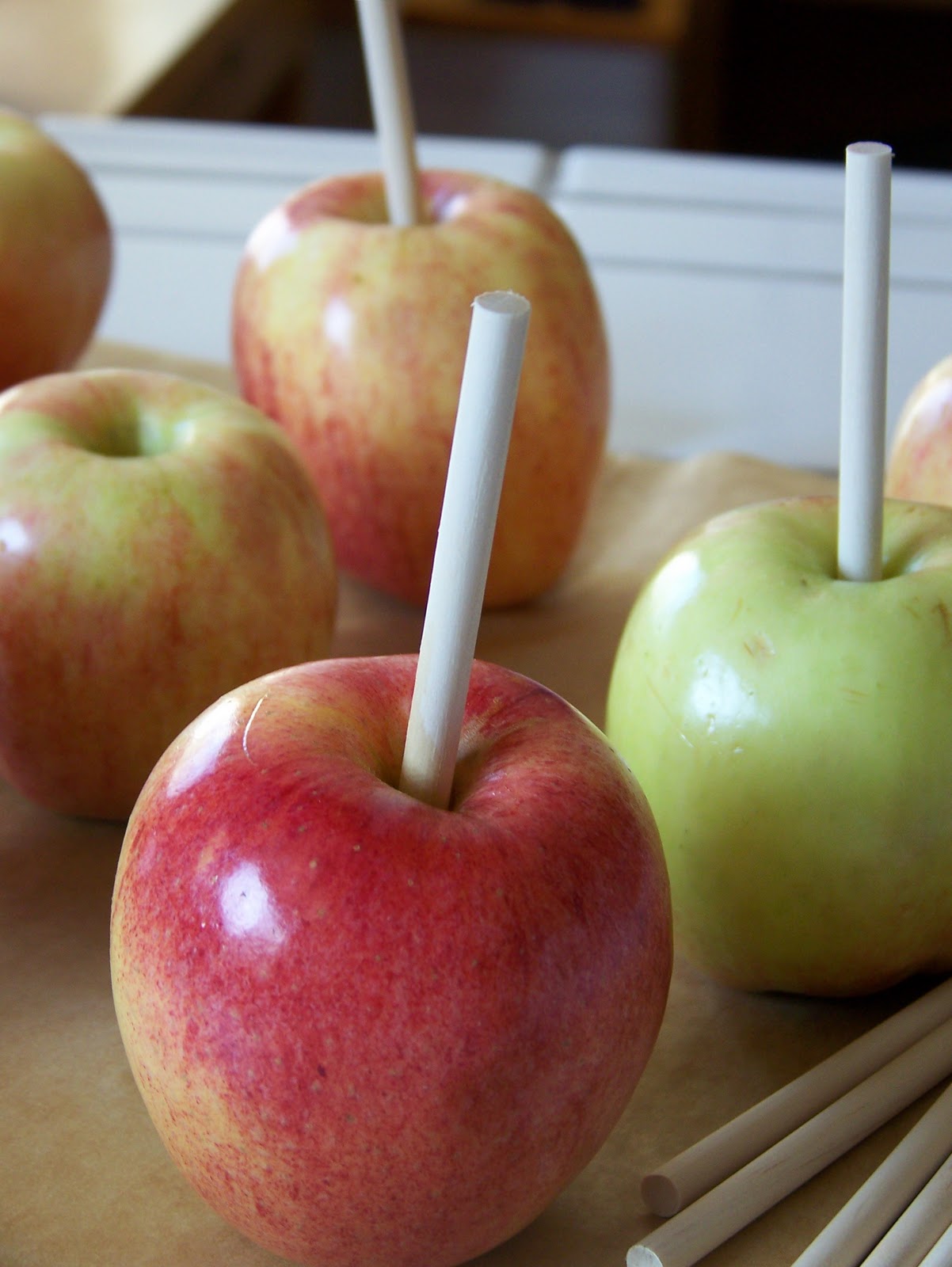 Near to Nothing Caramel Apples!!