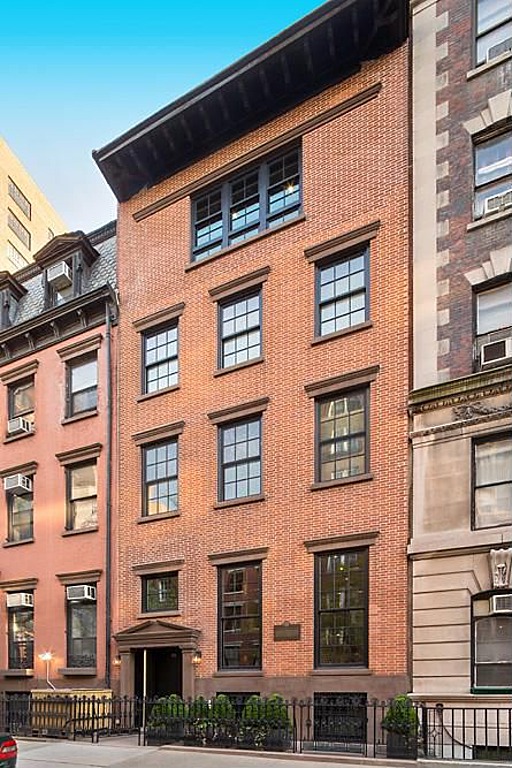 Modern Townhouse With Loft Design New York City