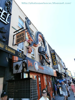 Decorated building facades in Camden High Street. Fachadas de edificios decoradas en Camden High Street. Decorated building facades in Camden High Street. Fachadas de edificios decoradas en Camden High Street.