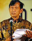 Ajip Rosidi -  sastrawan Indonesia, penulis, budayawan, dosen, pendiri, dan redaktur beberapa pener