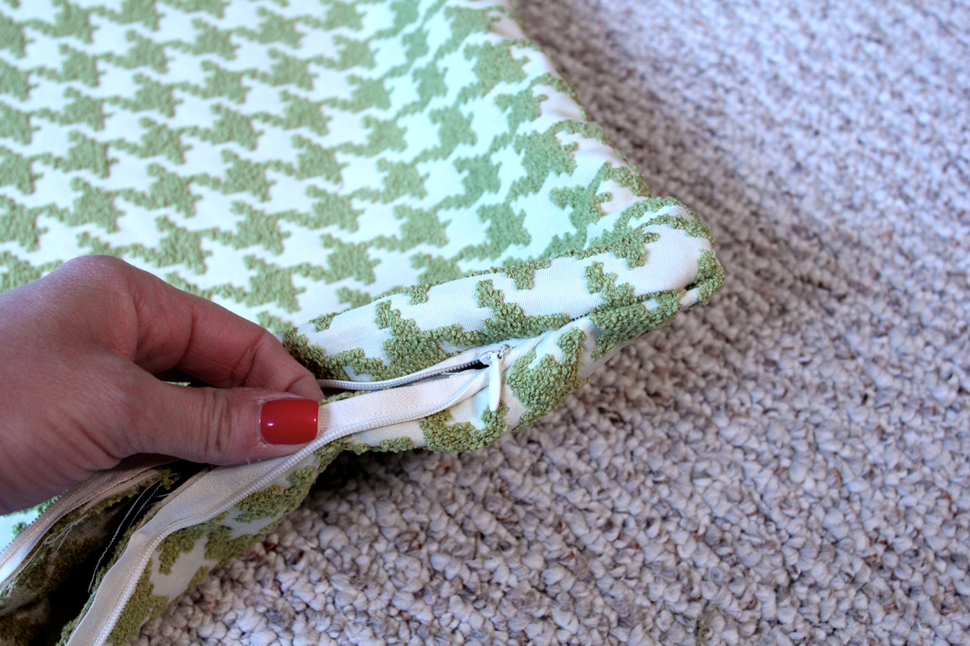 Easy DIY Zippered Pillow Cover Less Than Perfect Life of Bliss