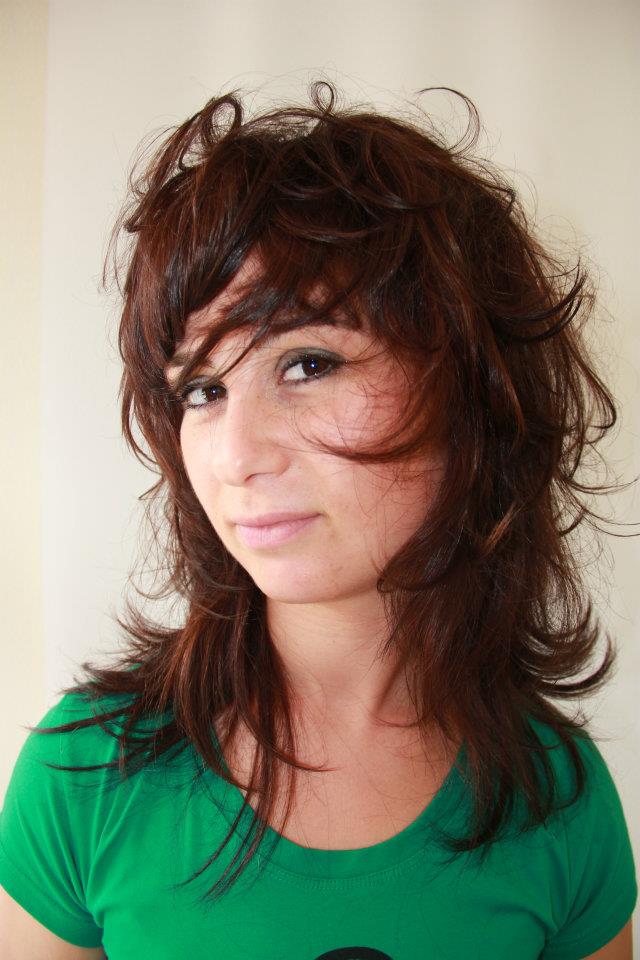 MODA TAGLIO DI CAPELLI LUNGHI E MOSSI - CHIC ROMANTICO ...
