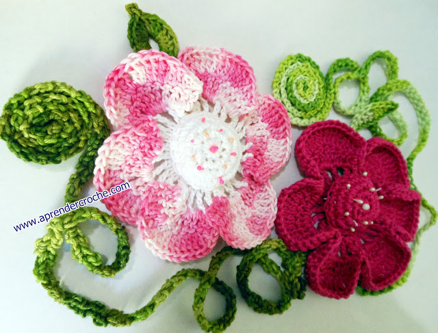 Flowers in crochet for Musketeers